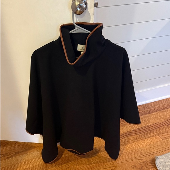 Tuckernuck Black poncho with Tan Trim - Picture 4 of 5